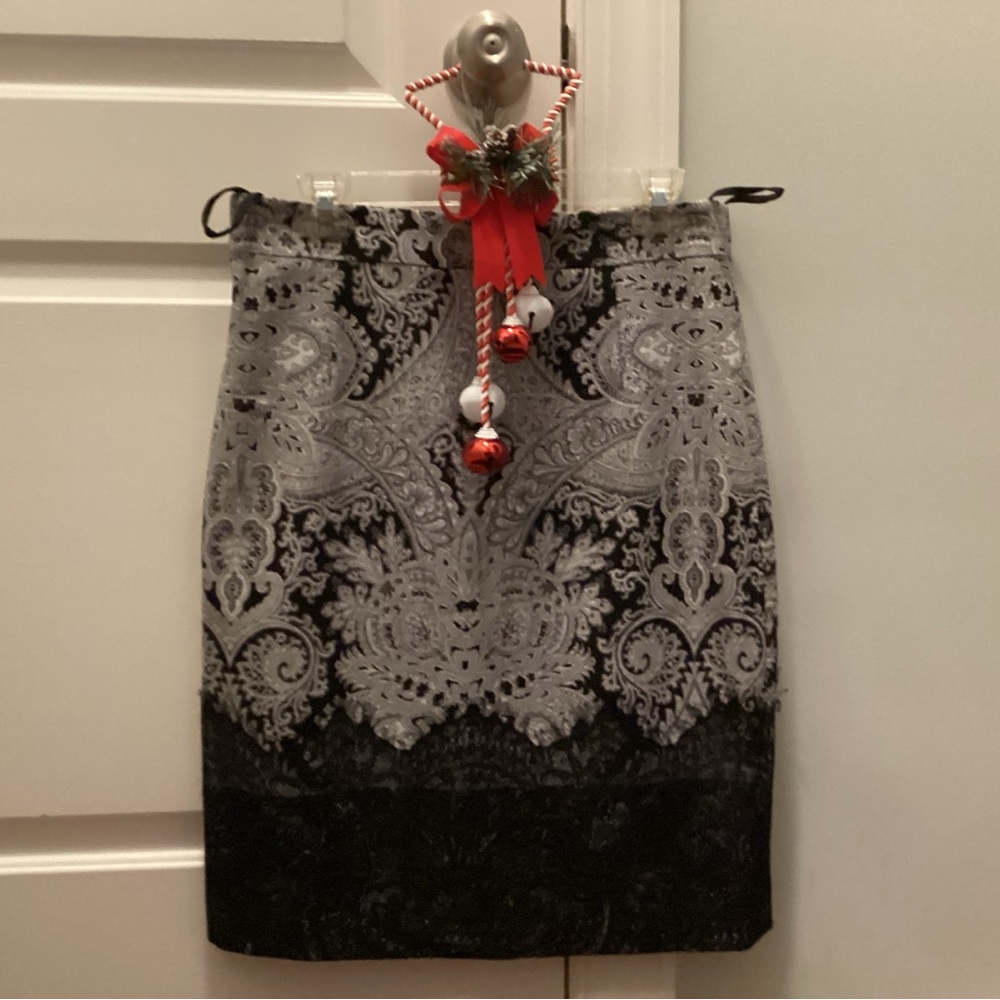 Elegant Black and Gray Pencil Skirt